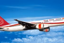 Sẽ bán đấu giá máy bay bị bỏ quên 10 năm ở Nội Bài