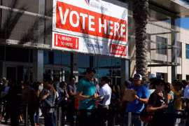 Chứng khoán toàn cầu tăng điểm trong Ngày bầu cử Mỹ