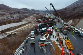 Tai nạn liên hoàn trên đường cao tốc Trung Quốc, hơn 50 người thương vong