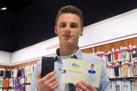 Đổi tên thành iPhone 7 để nhận iPhone 7 miễn phí