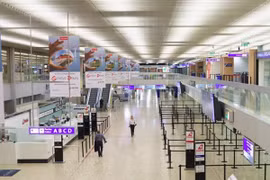 Bị phạt hơn 50.000 USD vì nói có bom trên máy bay