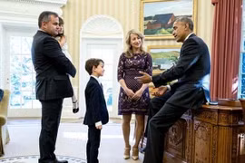 Tổng thống Obama gặp cậu bé muốn giúp đỡ "em bé Syria"