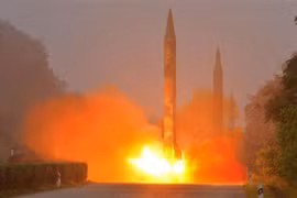 Triều Tiên tuyên bố thử thành công động cơ tên lửa mới 