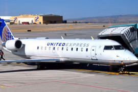 Anh: Máy bay phải hạ cánh khẩn cấp chỉ vì một hành khách "quái gở"