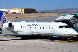 Anh: Máy bay phải hạ cánh khẩn cấp chỉ vì một hành khách "quái gở"