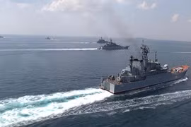 Mỹ điều máy bay trinh sát "rình mò" hệ thống phòng thủ Crimea