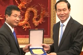 Bộ trưởng Bộ CA tiếp đại sứ Lào tại Việt Nam