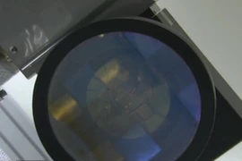 Nhật Bản phát minh ra thiết bị khử phóng xạ cầm tay