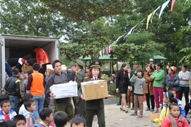 Hành trình "Chia sẻ yêu thương"