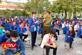 Tuyên truyền phổ biến pháp luật và hướng dẫn học sinh sử dụng mạng xã hội an toàn