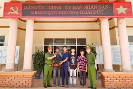 Giải cứu 2 thanh niên suýt bị bán ra nước ngoài