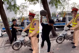 Khởi tố người đàn ông say rượu, bênh con gây náo loạn chốt CSGT 