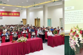 Để người dân đặc biệt là học sinh nắm vững quy định về vũ khí, vật liệu nổ, công cụ hỗ trợ