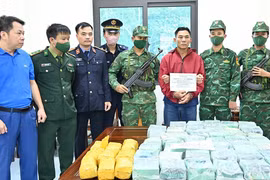 Vận chuyển 52kg ma túy tổng hợp để lấy 200 triệu đồng tiền công