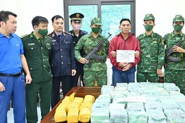 Vận chuyển 52kg ma túy tổng hợp để lấy 200 triệu đồng tiền công