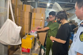 Thủ đoạn 'hô biến’ 20 tấn mỹ phẩm, kem đánh răng trôi nổi thành hàng cao cấp