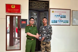 Tìm được chủ nhân chiếc ví bị rơi qua ứng dụng VNeID