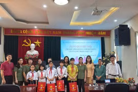 Nhân lên niềm vui cho các em học sinh trường Trung học cơ sở Đồng Mai