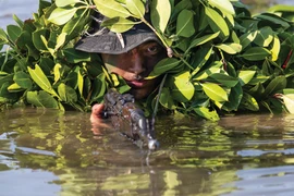 ‘Một phút cũng luyện, một giây cũng rèn’ ở trung tâm huấn luyện phòng chống khủng bố 