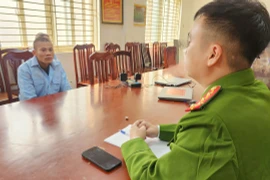 Sa lưới khi đang chờ thợ đến phá khóa xe máy trộm cắp