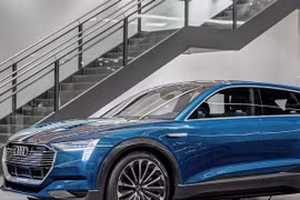 Xe SUV chạy điện đầu tiên của Audi mang tên E-Tron