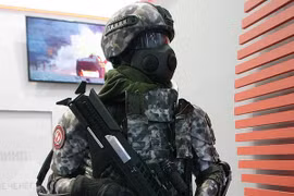 Binh lính Nga được tăng sức mạnh bằng xương trợ lực "Exoskeleton"