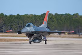 Mỹ biến F-16 thành "bia đỡ đạn" cho F-35