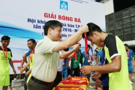 Đội bóng Báo An ninh Thủ đô gặp Báo Lao động ở chung kết