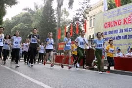 Giải chạy Báo Hànộimới: 200 VĐV chạy chung kết quận Hoàn Kiếm
