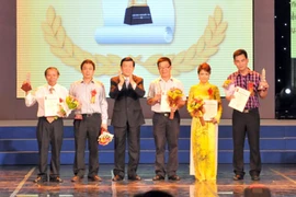 Hai tác phẩm xuất sắc đoạt giải A