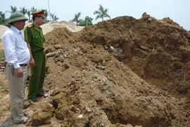 Chôn gà vi phạm ngay gần khu dân cư