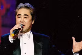 “Vết chân tròn trên cát”