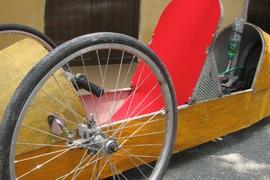 Xem chiếc "xe đua" kì dị nhất Việt Nam