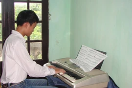 Xem chàng thủ khoa đa tài chào "Tạm biệt"