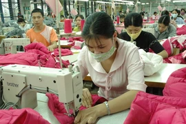 Công nhân nghỉ việc hàng loạt vì... "đói"?