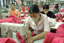 Công nhân nghỉ việc hàng loạt vì... "đói"?