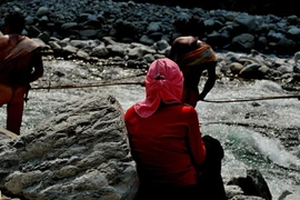 Khoả thân để hút du khách