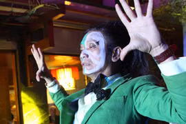 “Buôn” chuyện với Đào Anh Khánh