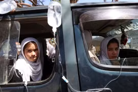 60 nữ sinh Afghanistan bị nhiễm độc bí ẩn
