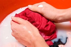 Trung Quốc: Vợ tẩm độc vào quần lót của chồng 