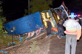 Thái Lan: Tai nạn xe buýt, 7 người thiệt mạng