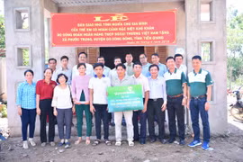 Vietcombank bàn giao nhà tình nghĩa cho hộ nghèo tại Tiền Giang