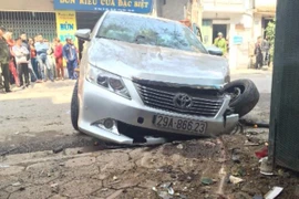 Đang điều tra vụ tai nạn giao thông nghiêm trọng tại Long Biên, 3 người chết