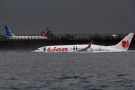 108 người sống sót sau khi máy bay lao xuống biển