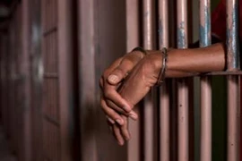 Cuồng ghen, thẳng tay đẩy vợ con xuống sông