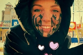 Xăm to tướng tên người tình "sét đánh" lên mặt