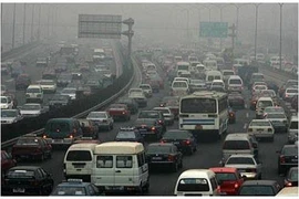 Ô nhiễm không khí có liên quan với hội chứng khô mắt