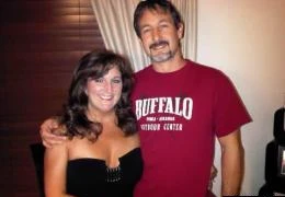 Bắn chết vợ rồi tự tử tại sinh nhật con gái