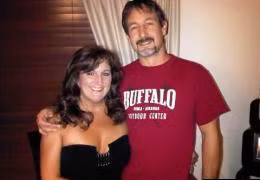 Bắn chết vợ rồi tự tử tại sinh nhật con gái