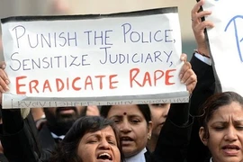 Bé gái 7 tuổi bị hiếp dâm ngay cạnh phòng hiệu trưởng